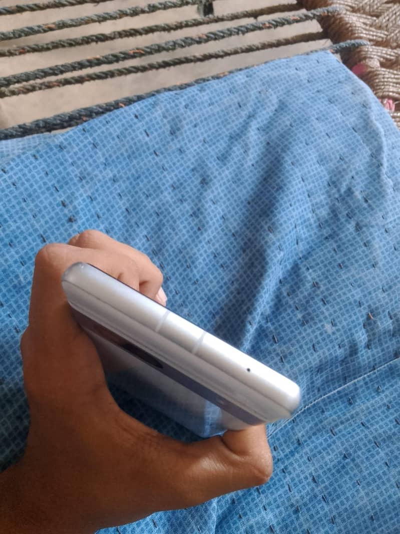 Google Pixel 7a 3