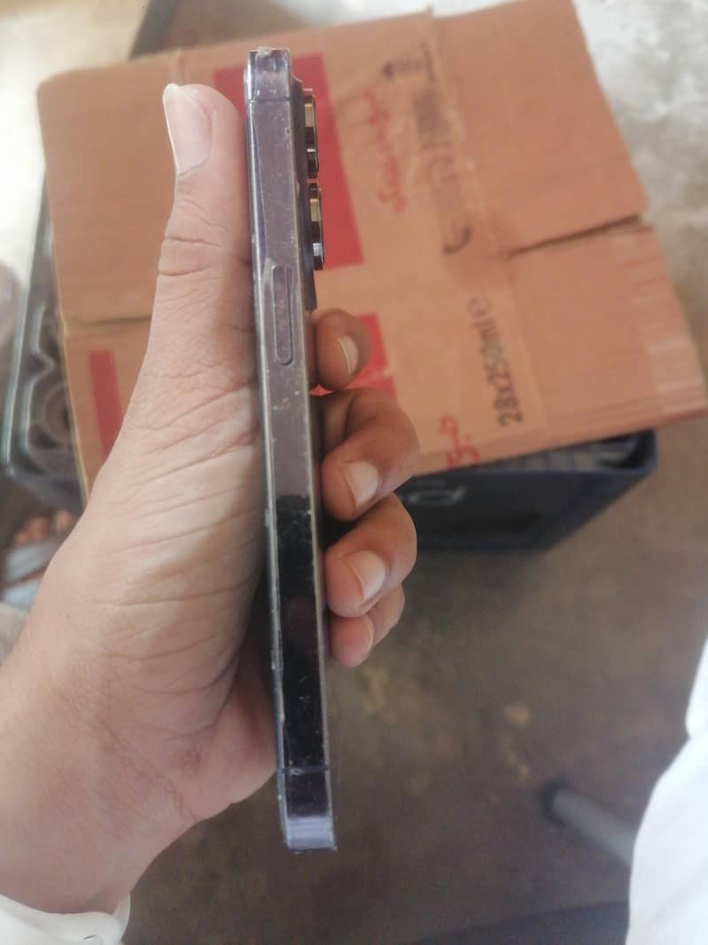 Apple iPhone 14 Pro 1
