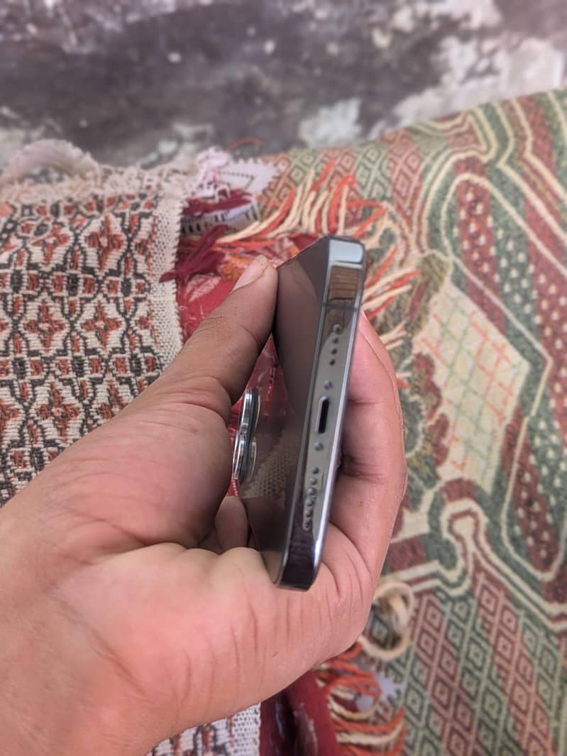 Apple iPhone 12 Pro Max 3