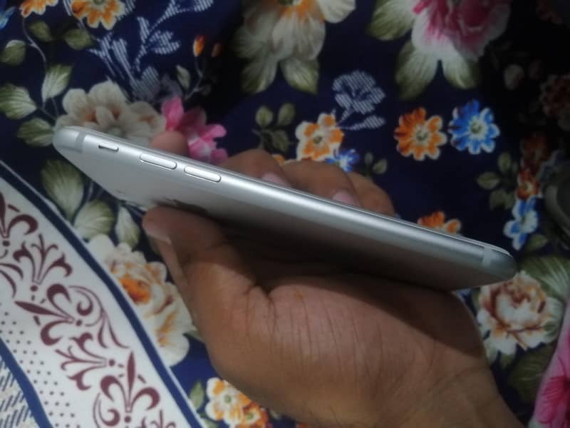 Apple iPhone 7 4