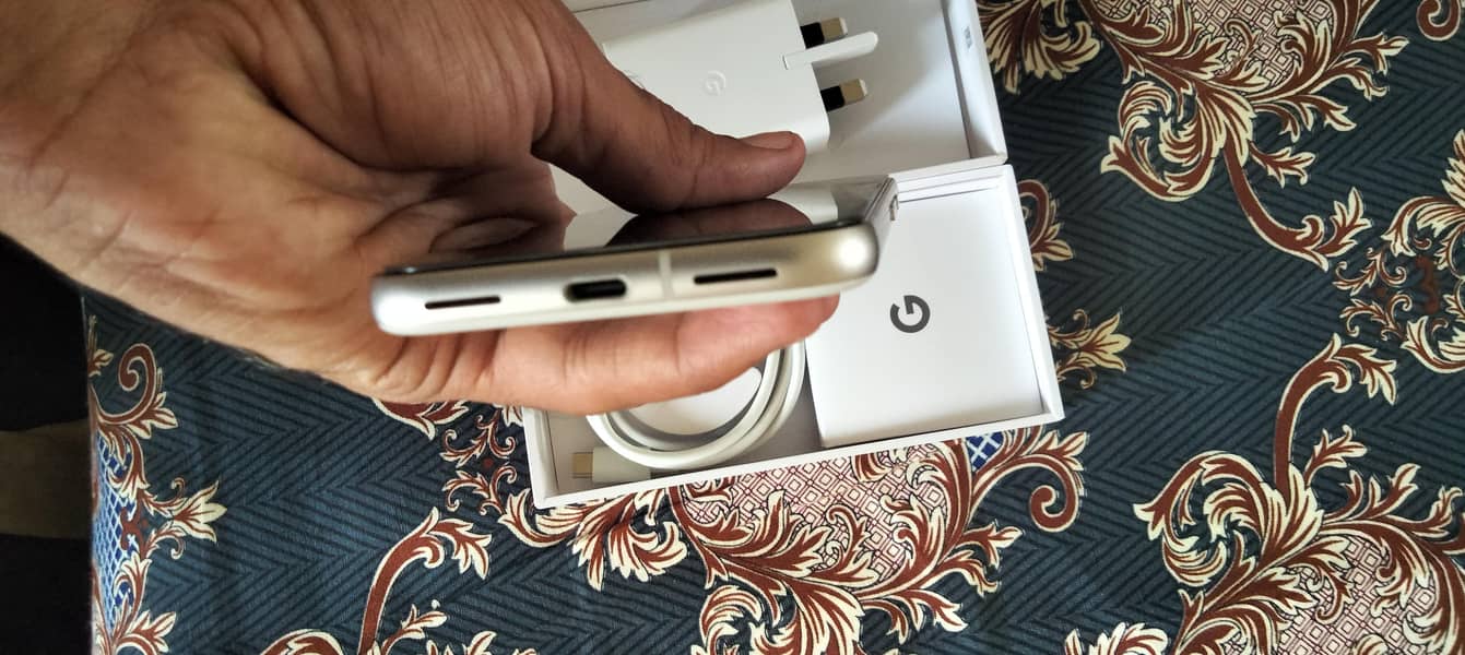 Google Pixel 8a 4