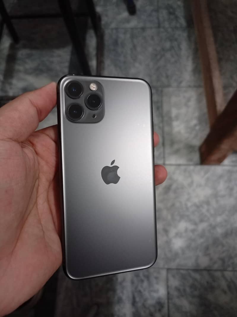 Apple iPhone 11 Pro 1