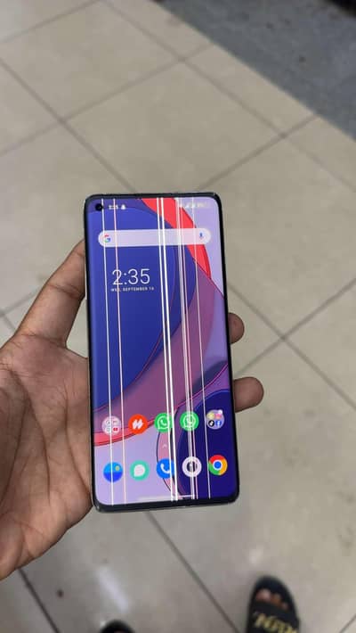 One Plus 8 ( 8gb ram / 128 memory )