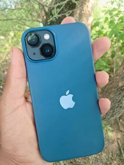 Apple iPhone 13