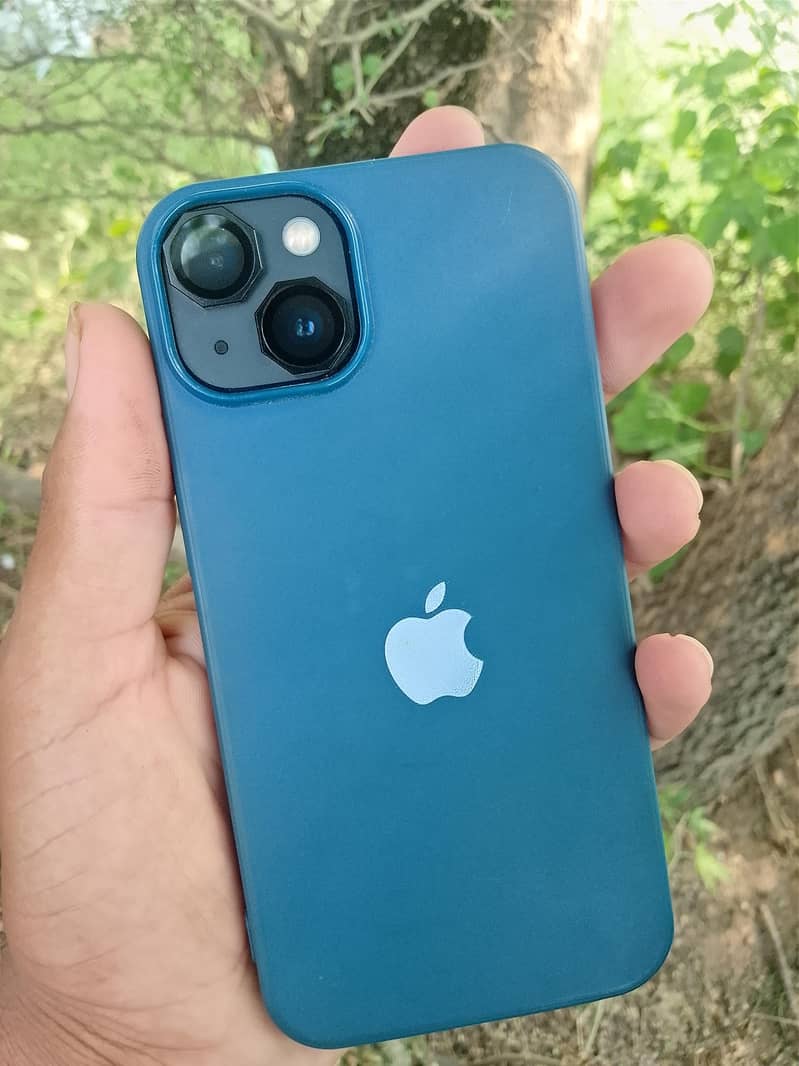 Apple iPhone 13 0