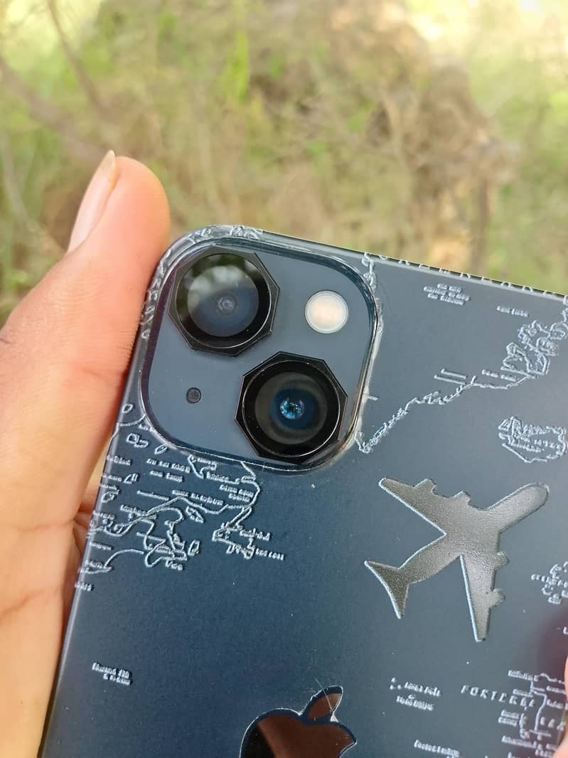 Apple iPhone 13 4