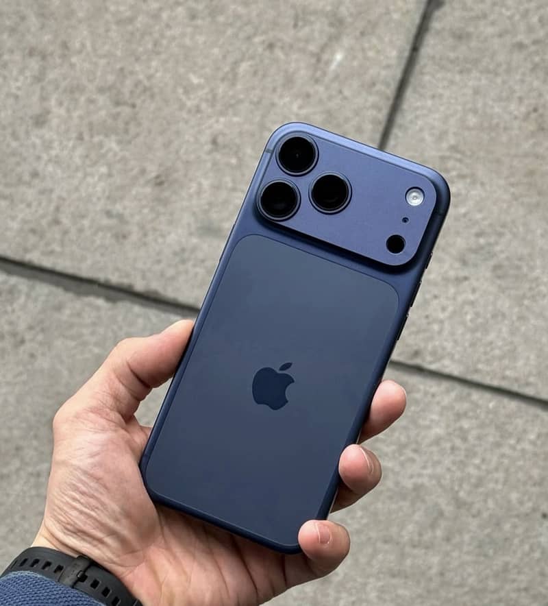 Apple iPhone 17 Pro Max 1