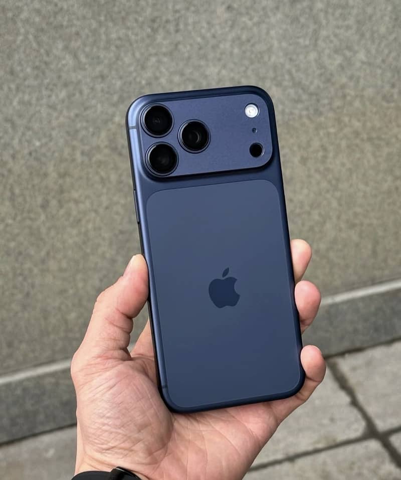 Apple iPhone 17 Pro Max 3
