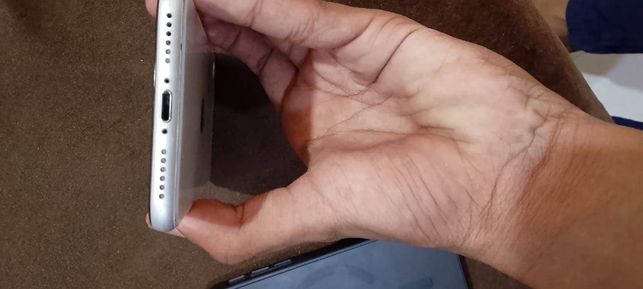 Apple iPhone SE 3
