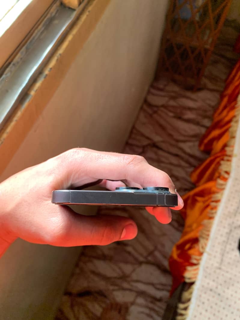 Apple iPhone 13 Pro Max 4