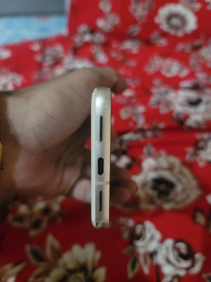Google Pixel 8 3