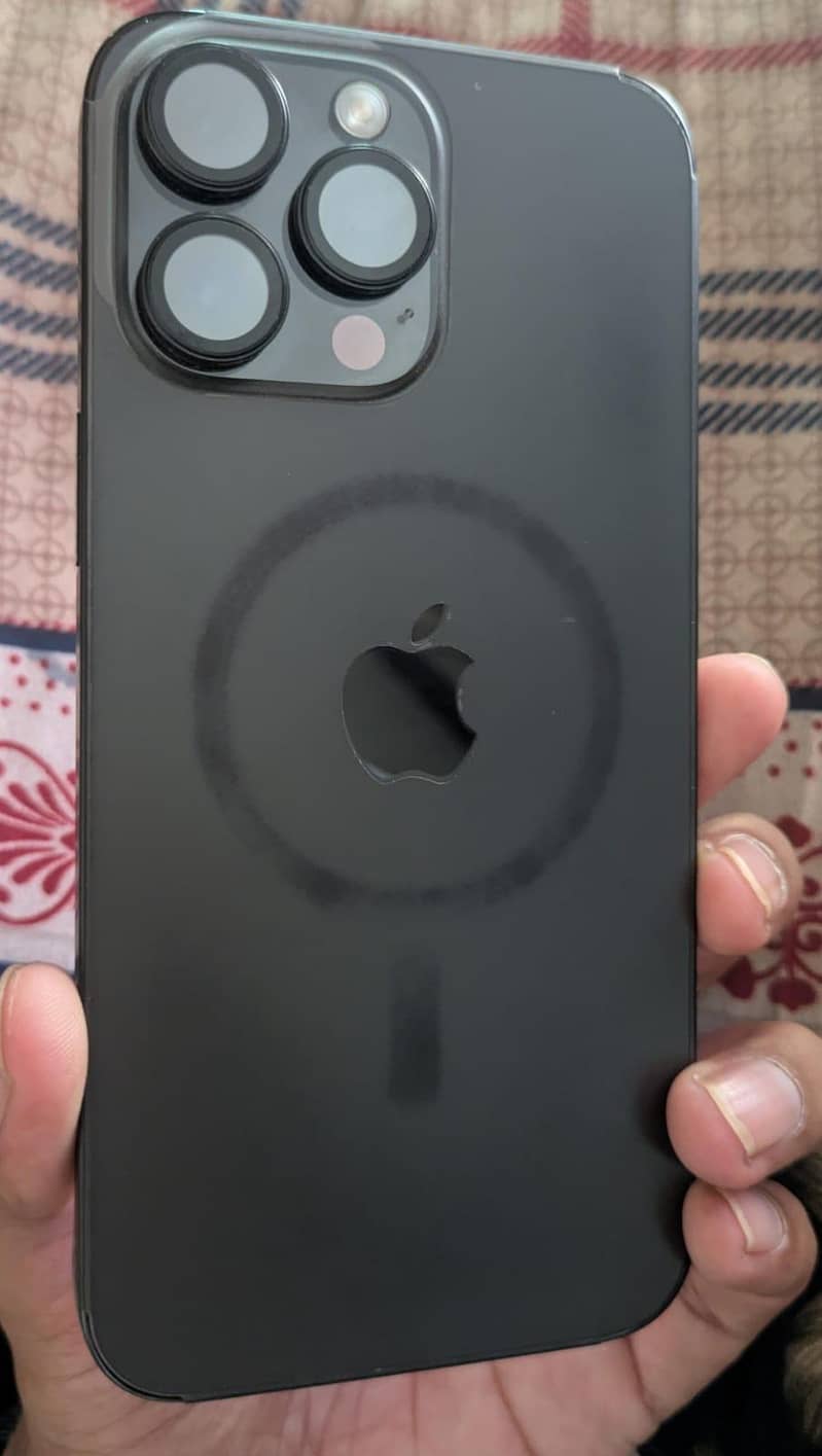 Apple iPhone 14 Pro Max 1