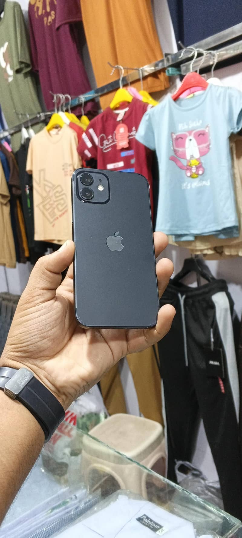 Apple iPhone 12 1