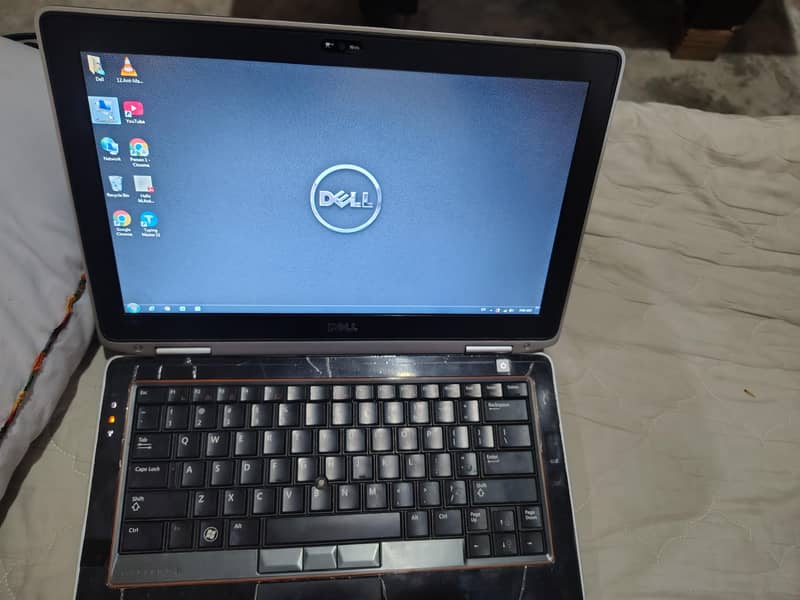 Latitude E6320 1
