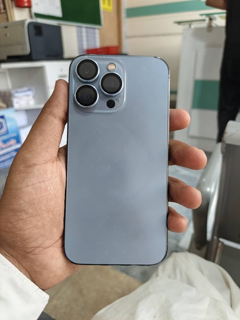 Apple iPhone 13 Pro 1