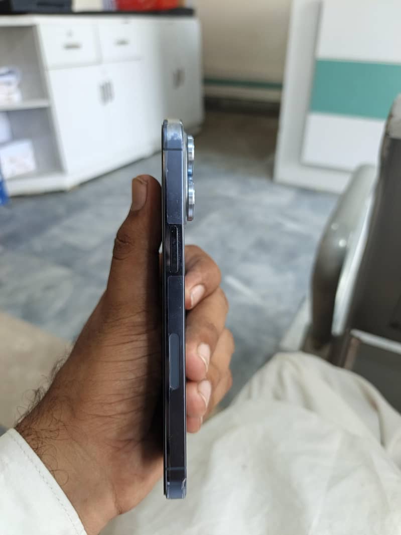 Apple iPhone 13 Pro 3