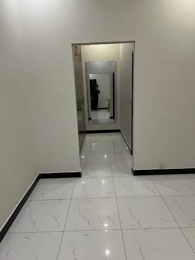 10 Marla Full Hous Available For Rent New Type Wapda Town Ph1 Block E2