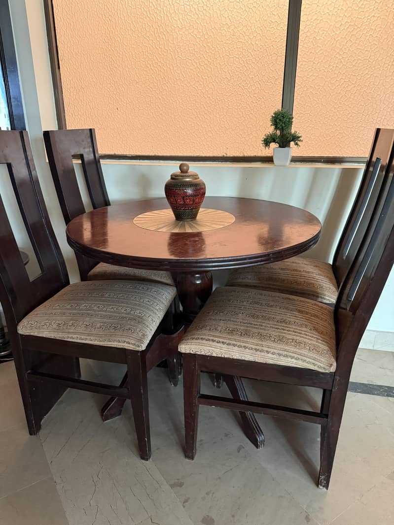 dining table with 4 chairs 1