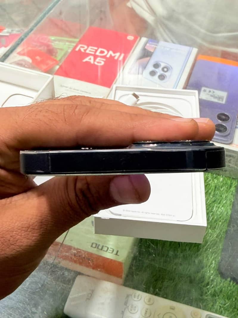 Apple iPhone 13 6