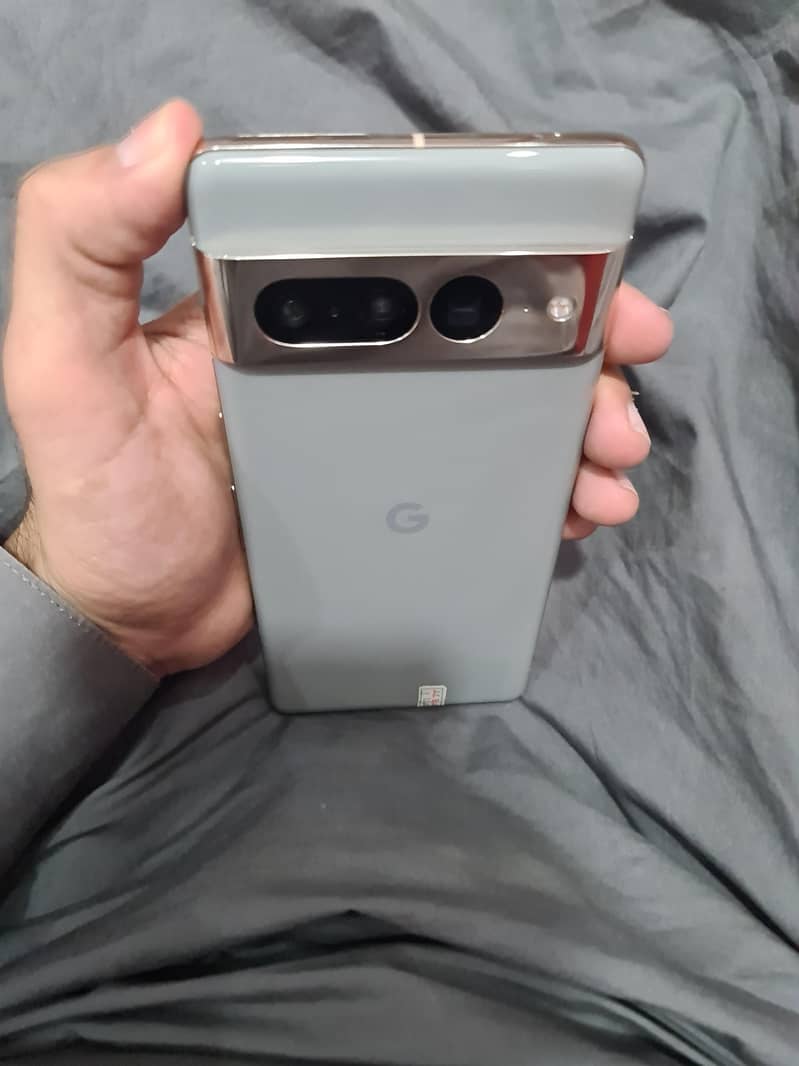 Google Pixel 7 Pro 10