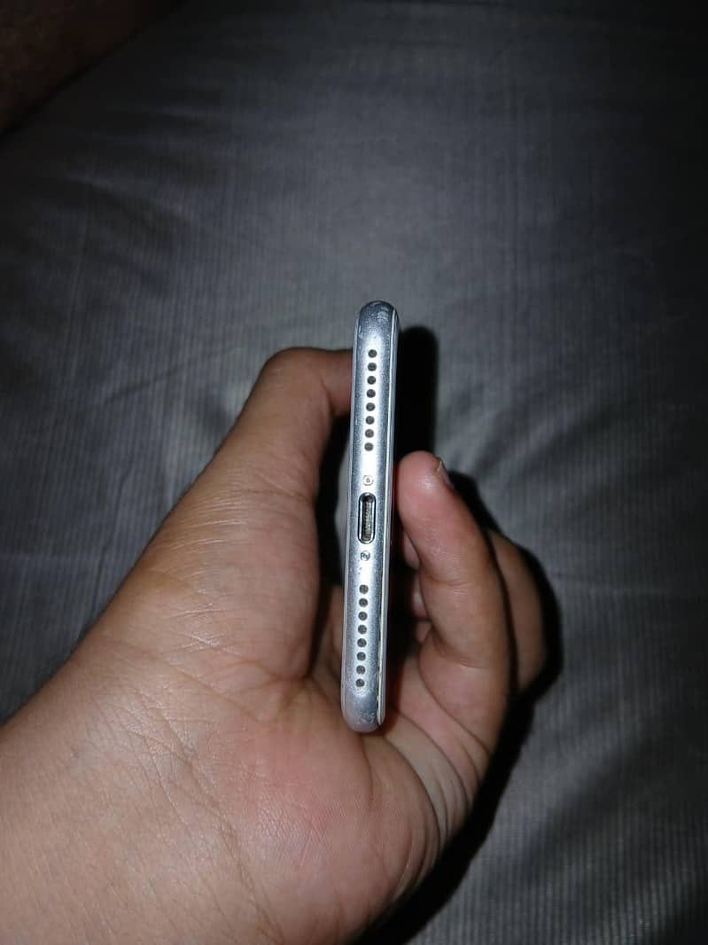 Apple iPhone 8 Plus 3