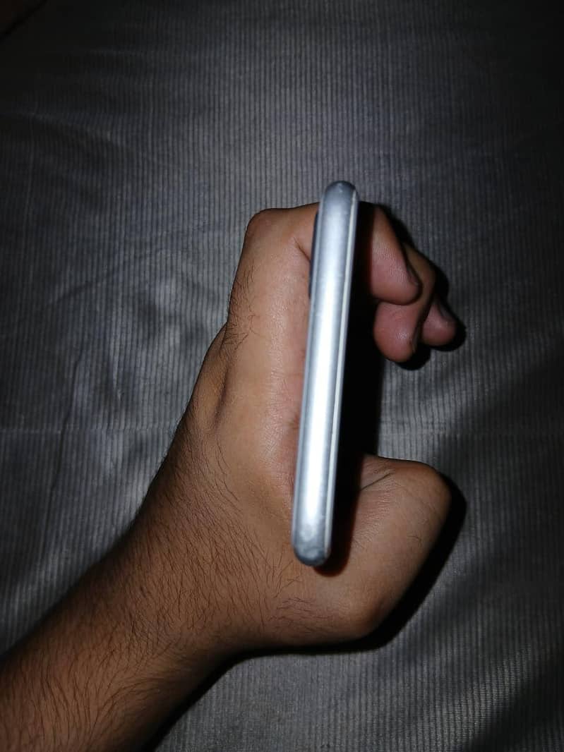 Apple iPhone 8 Plus 6