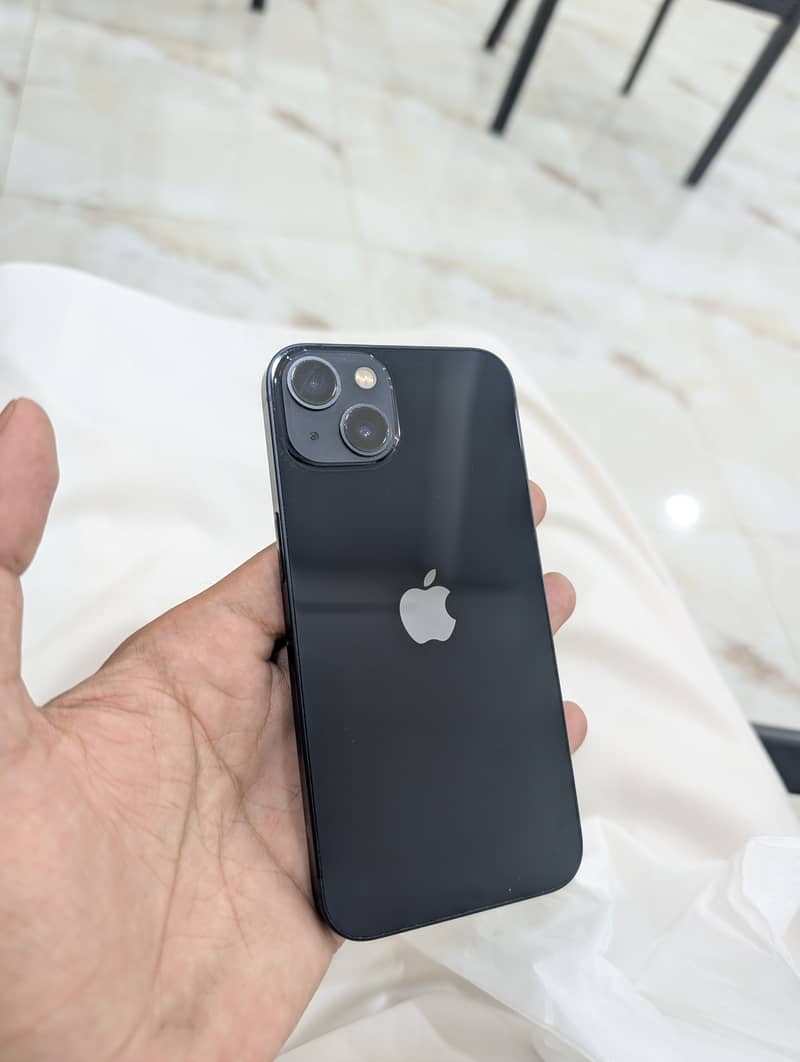 Apple iPhone 13 0