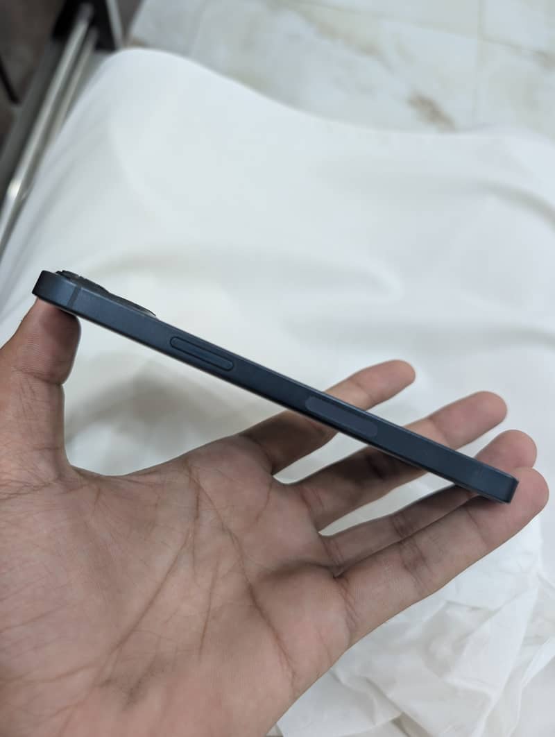 Apple iPhone 13 2