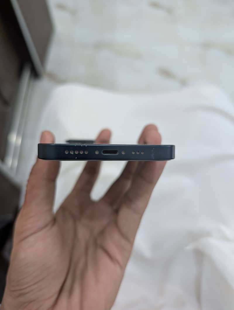 Apple iPhone 13 3