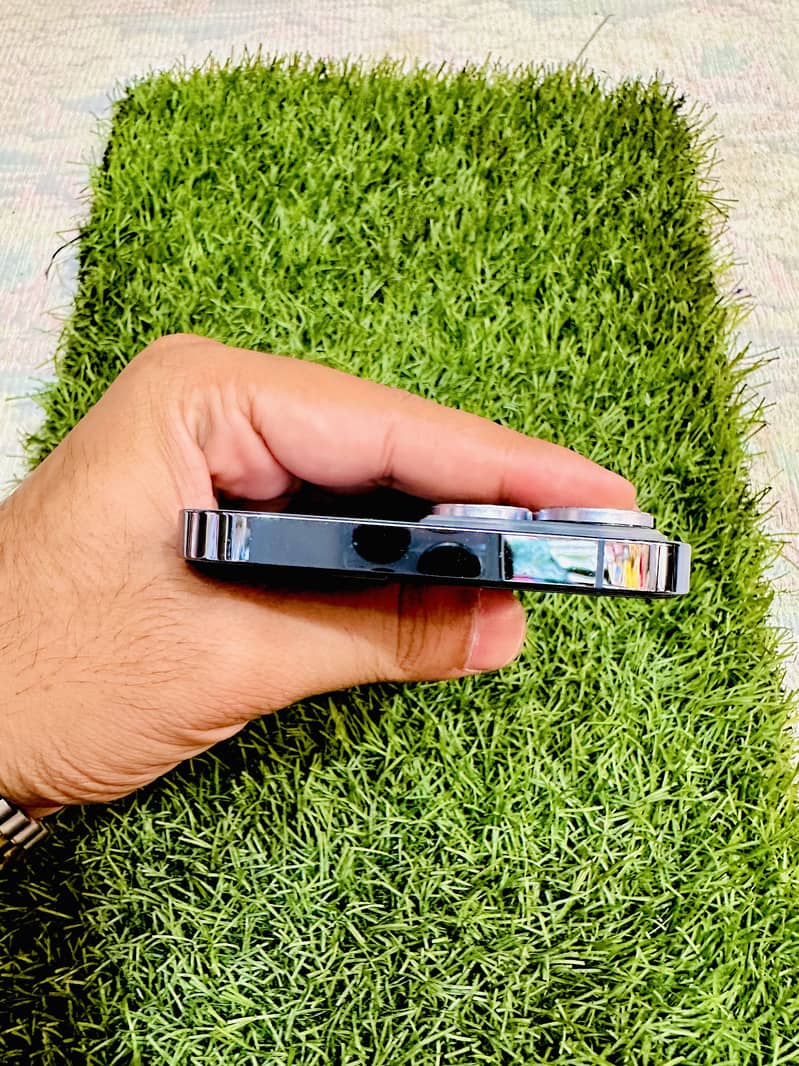 Apple iPhone 13 Pro Max 3
