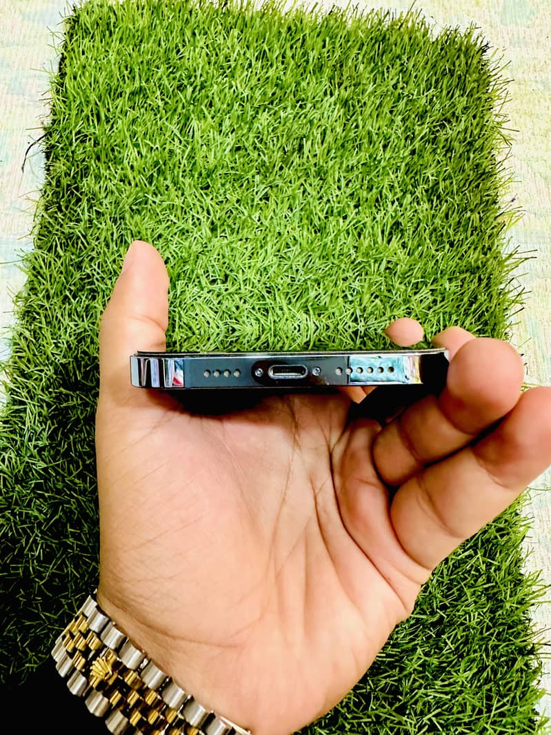 Apple iPhone 13 Pro Max 6