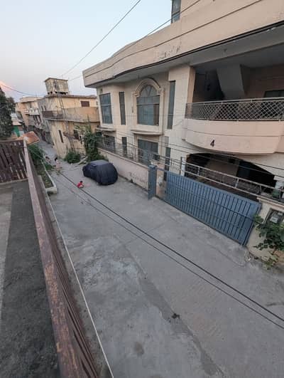 Very Beautiful Location House Near Mian Adyala Road