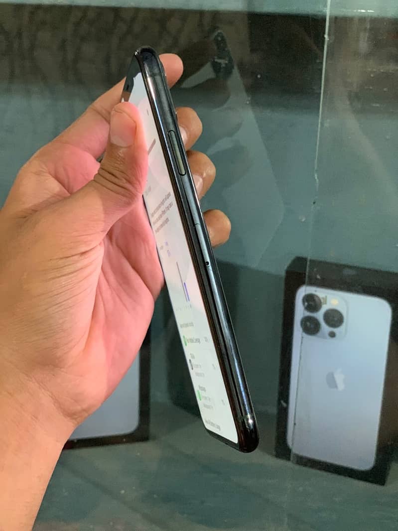 Apple iPhone 11 Pro Max 5