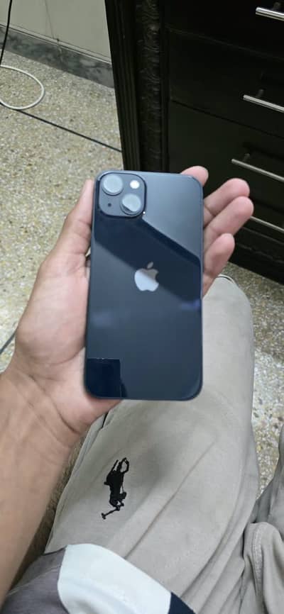 Apple iPhone 13