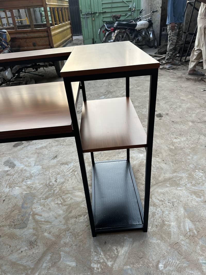 Computer table 1