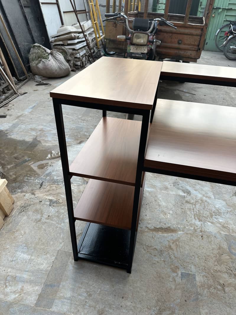 Computer table 3