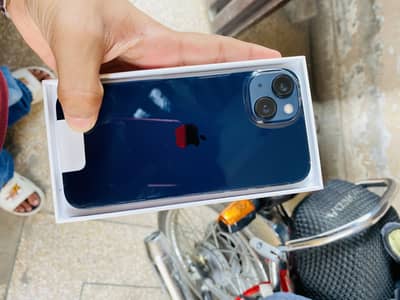 Apple iPhone 13