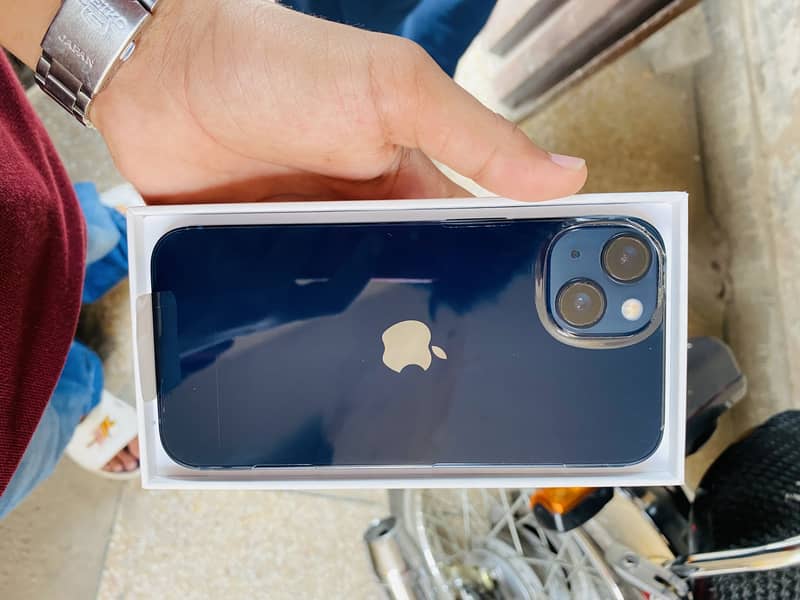 Apple iPhone 13 2