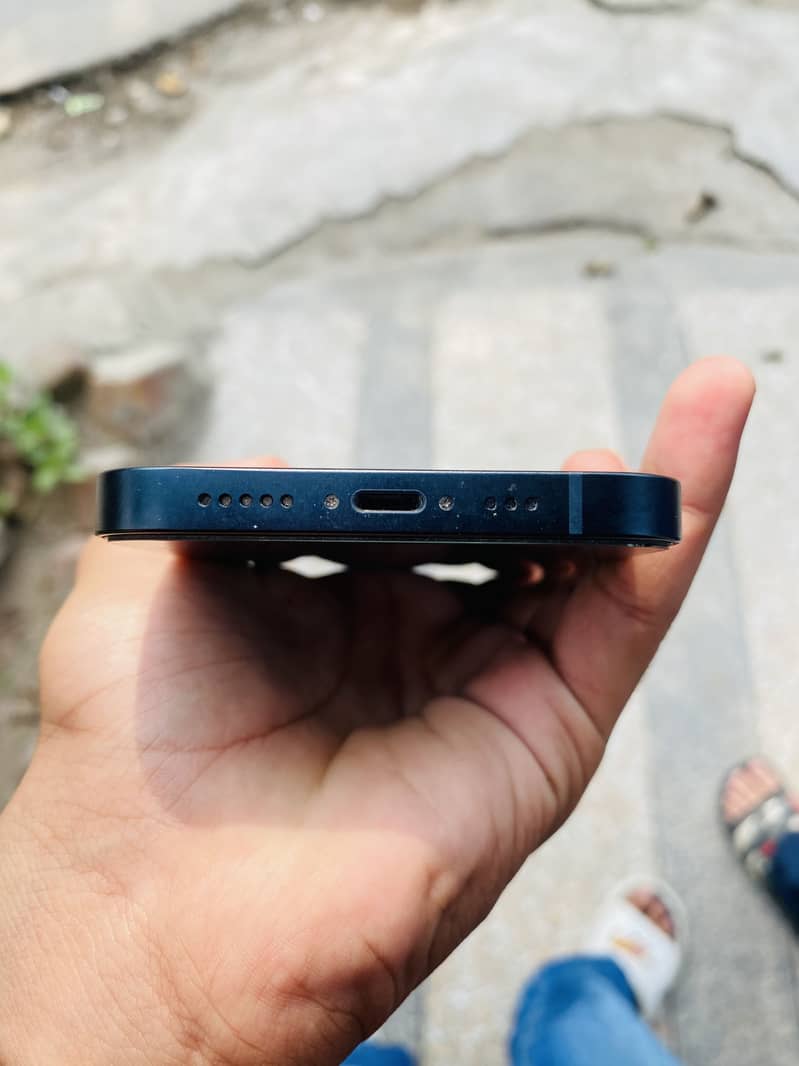 Apple iPhone 13 3