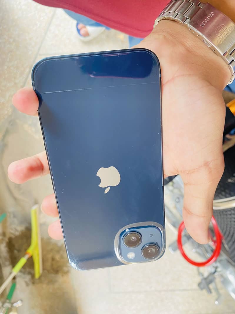 Apple iPhone 13 4