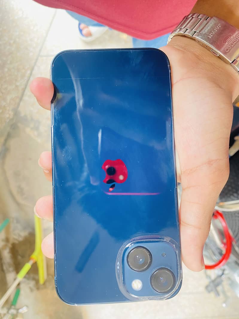 Apple iPhone 13 5