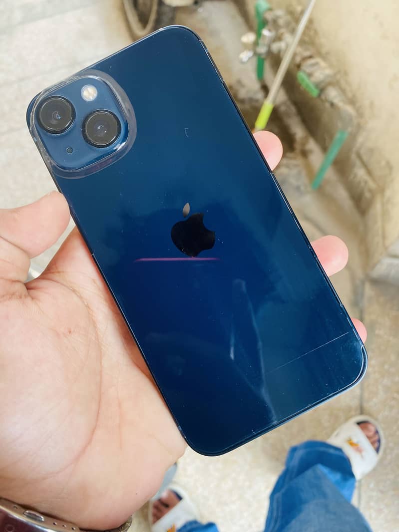 Apple iPhone 13 8