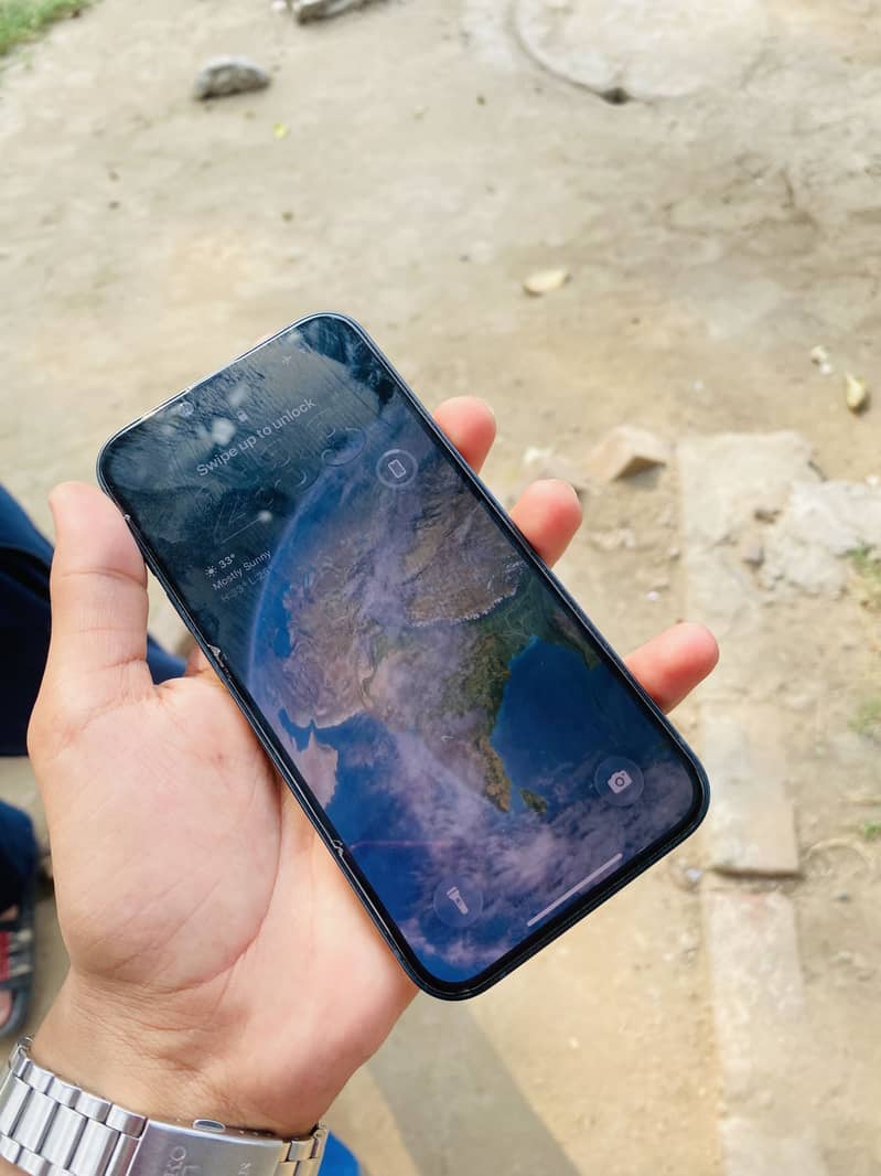 Apple iPhone 13 13