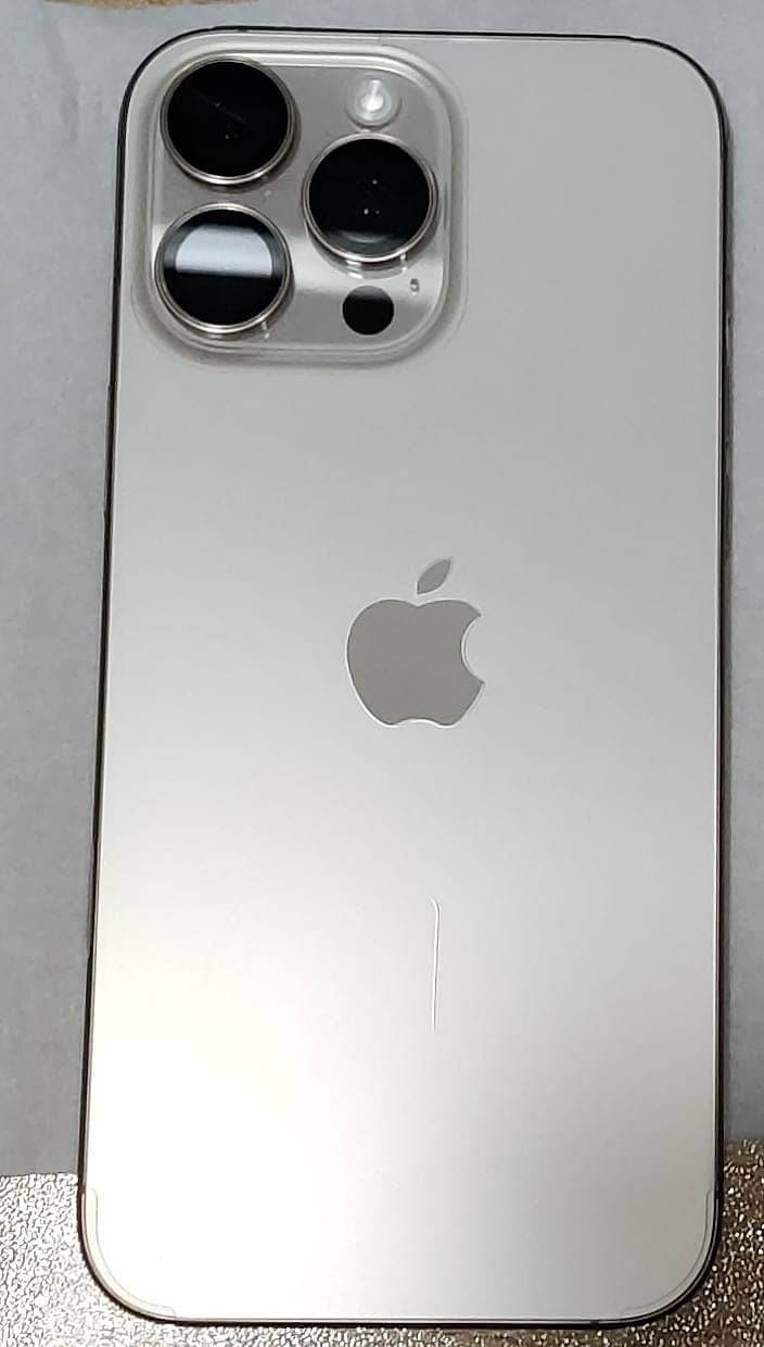 Apple iPhone 16 Pro Max 5
