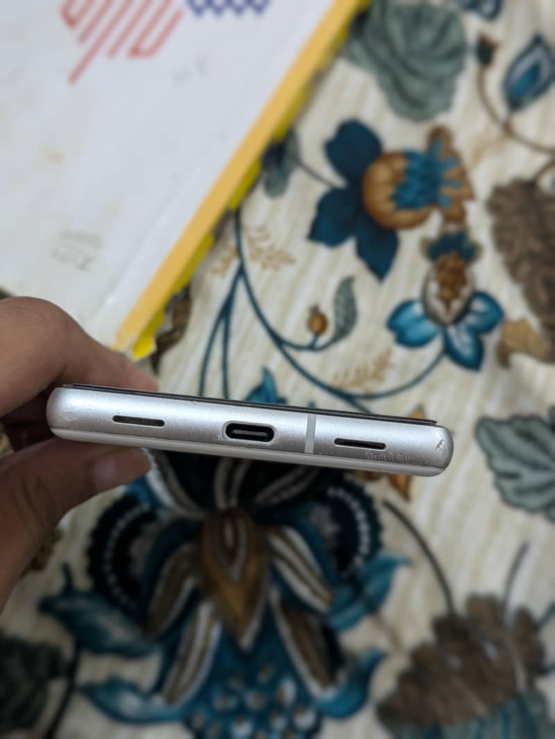 Google Pixel 7a 4