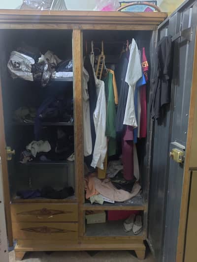 Philco wooden wardrobe almari 2 door 2 drawer with Keyes
