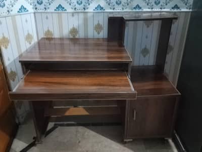 Modern Wood Computer Desk With Keyboard Tray & Storage Shelves