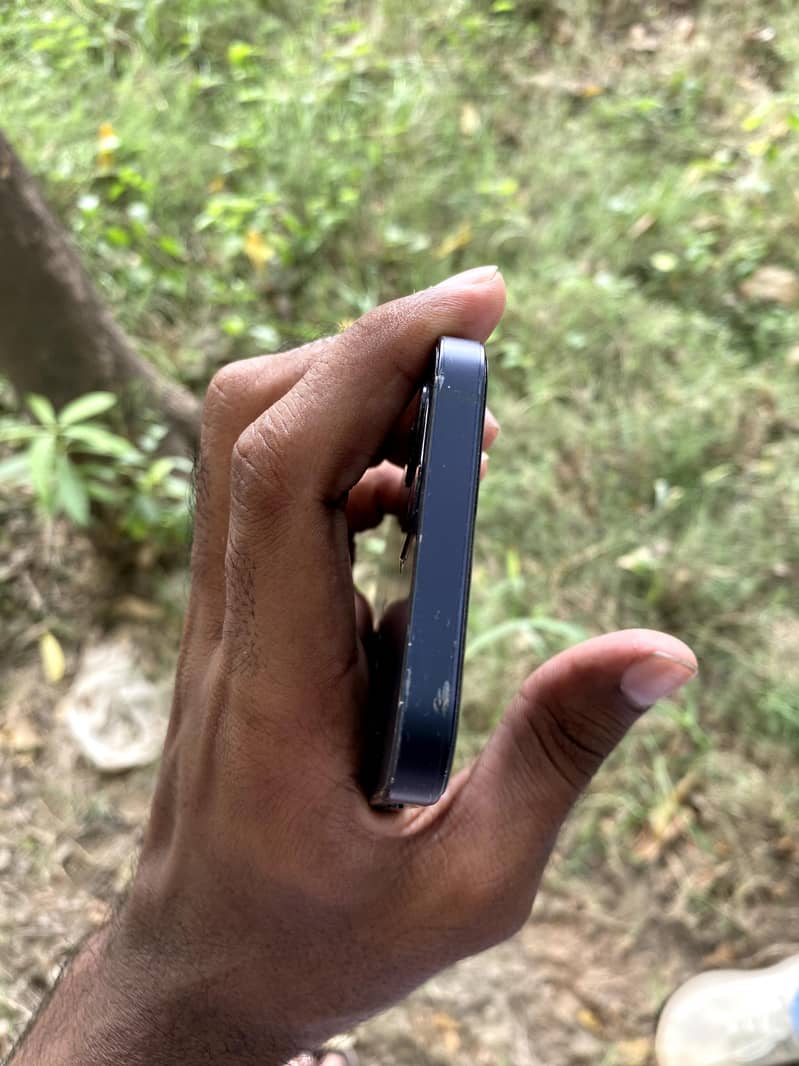 Apple iPhone 12 5