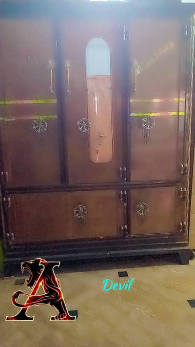 Heavy Duty Steel Almari / Wardrobe with Mirror – Rs. 30,000