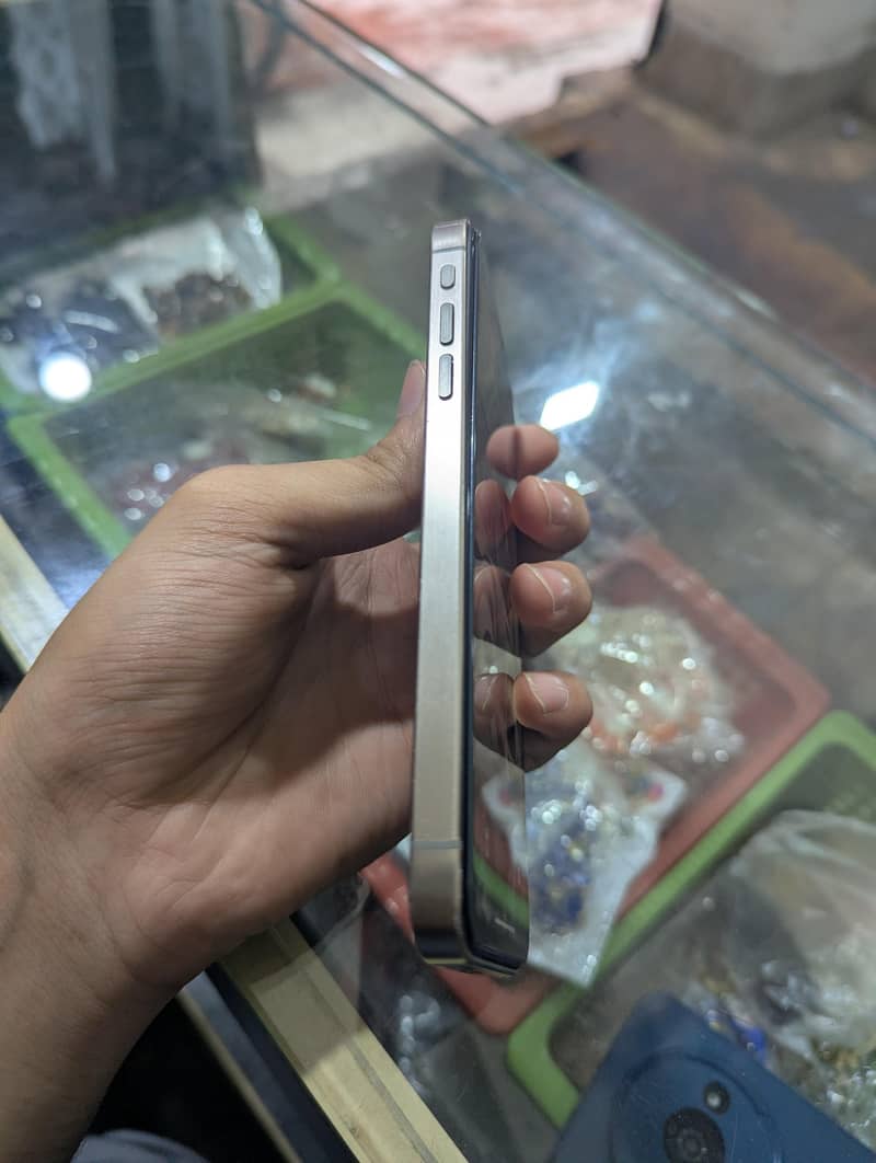 Iphone 15 Pro 2